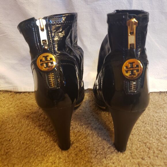 Tory Burch soft patent leather stretch gold logo back zipper Boots 
Sz US 7M - Picture 2 of 7
